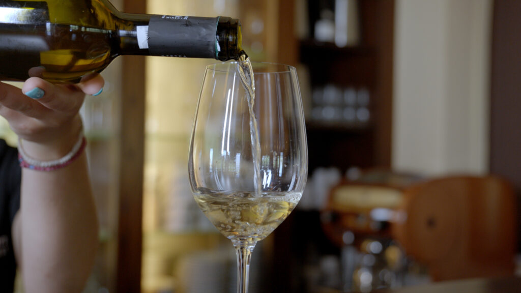 Ο Οινοτουρισμός στην Πελοπόννησο: Ένα ταξίδι στις ρίζες του ελληνικού κρασιού, του πολιτισμού και της γαστρονομίας